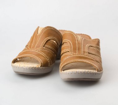 arka plan üzerinde ayakkabı veya erkek moda sandalet.