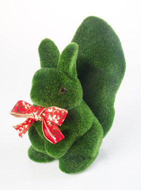 Sincap ya da zemin üzerine yeşil Noel sincap.