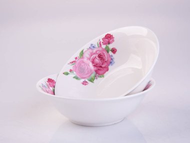 kase ya da arka plan üzerinde seramik tabak.