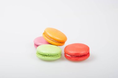 macarons veya bir arka plan üzerinde renkli macarons.