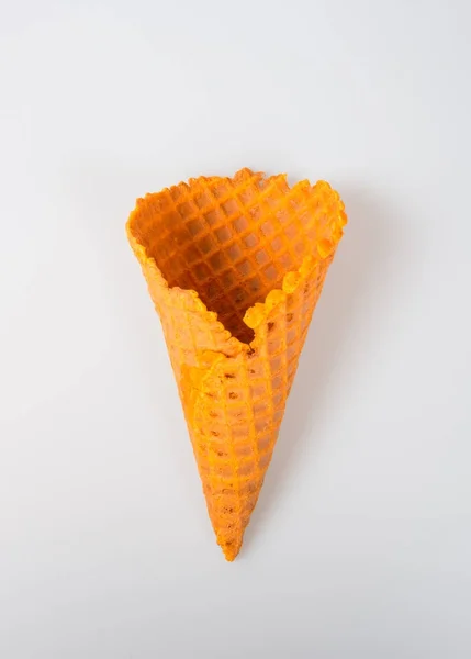 Конус морозива або порожній конус морозива на фоні . — стокове фото