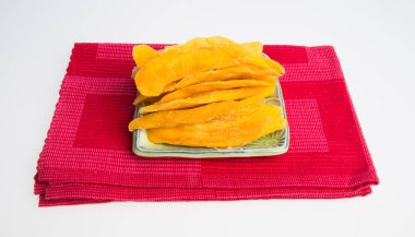 Bir arka plan üzerinde kurutulmuş Mango veya kurutulmuş Mango dilimleri