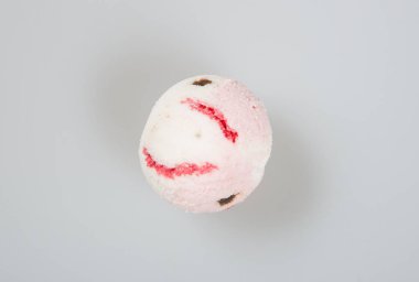 dondurma kaşık veya dondurma topu arka planda