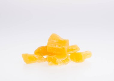 kurutulmuş ananas veya bir arka plan üzerinde kurutulmuş meyve