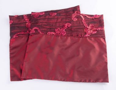 yastık kılıfı veya yastık kılıfı bir arka plan üzerinde.