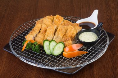 Japon mutfağı. arka planda kızarmış tavuk