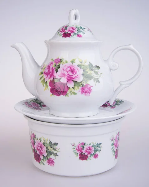 茶壶或背景上的陶瓷茶壶. — 图库照片