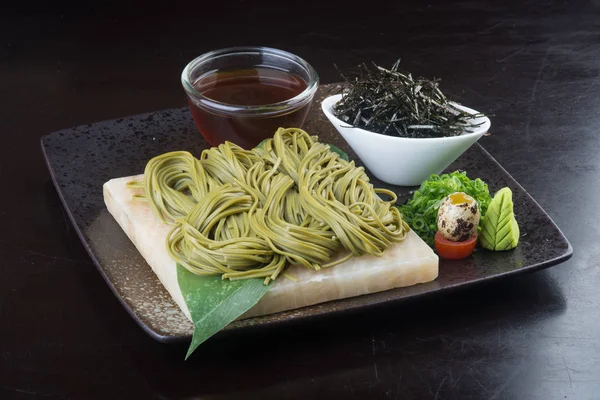 Cucina giapponese. udon sullo sfondo — Foto Stock