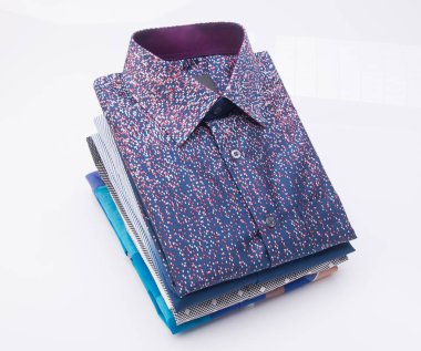 gömlek. bir arka plan üzerinde katlanmış erkek gömlek