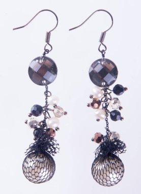 küpe. arka planda küpe