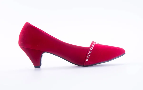 Ayakkabı. bir arka plan üzerinde kırmızı ve moda kadın ayakkabı. — Stok fotoğraf