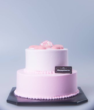 kek veya bir arka plan üzerinde dondurma doğum günü pastası.