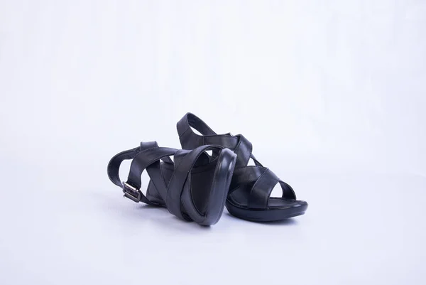 Zapatos o zapatos de señora de color negro sobre un fondo . — Foto de Stock