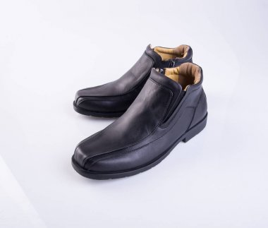 Ayakkabı ya da renk erkek ayakkabıları bir arka plan üzerinde siyah.