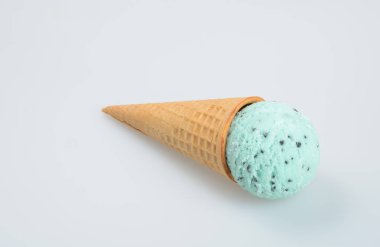 Dondurma koni ya da dondurma arka planda.