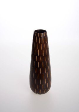 Vazo ya da modern tarzı ev dekorasyonu için iyi tasarlanmış ahşap vazo