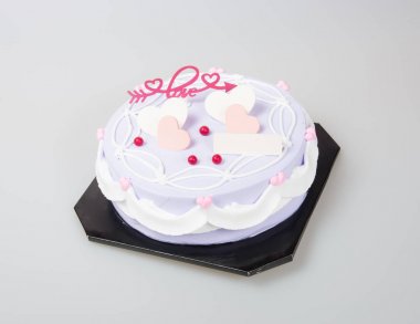 kek veya bir arka plan üzerinde doğum günü pastası.