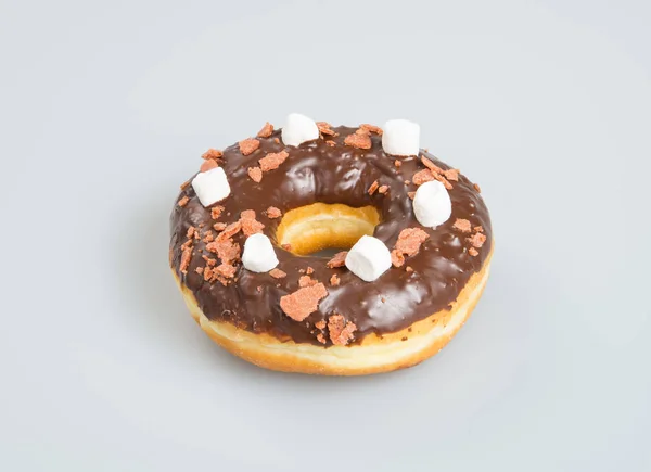 Donut oder Schokolade Donut auf einem Hintergrund. — Stockfoto