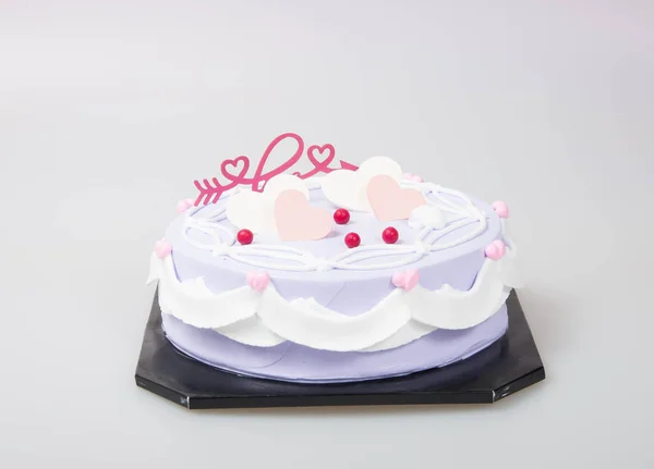 Pastel o pastel de cumpleaños sobre un fondo . —  Fotos de Stock
