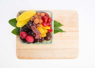 meyve ya da korunmuş mix meyve arka planda korunmuş.