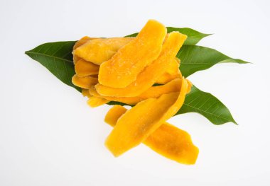 Bir arka plan üzerinde kurutulmuş Mango veya kurutulmuş Mango dilimleri.