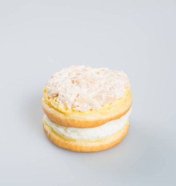 Burger veya çörek ton balıklı hamburger bir arka plan üzerinde.