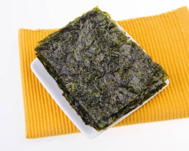 Deniz yosunu. arka plan üzerinde kuru deniz yosunu