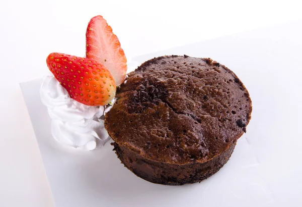 Chocolate fondant lava cake with strawberries — Stock Photo, Image