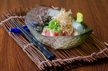 Japon mutfağı. sashimi arka planda