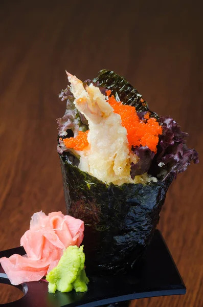 Cocina japonesa. rollo de mano en el fondo — Foto de Stock