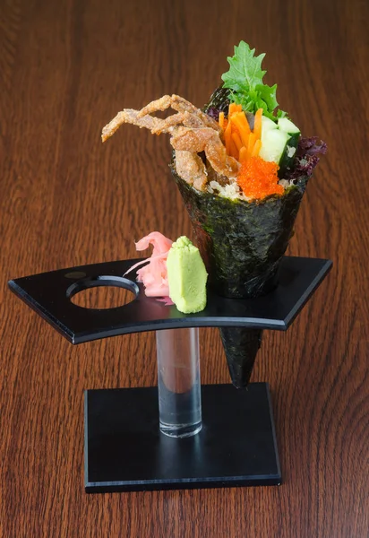Bucătărie japoneză. rola de mână pe fundal — Fotografie, imagine de stoc