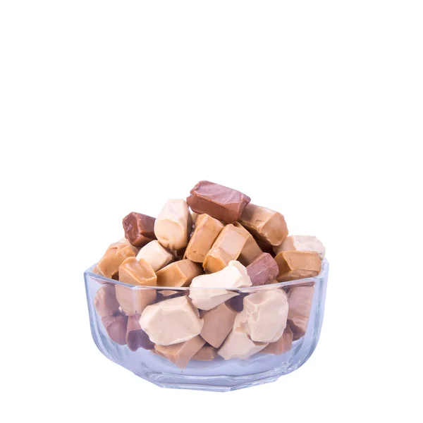 Cukorka vagy karamellás cukorka fehér alapon. — Stock Fotó