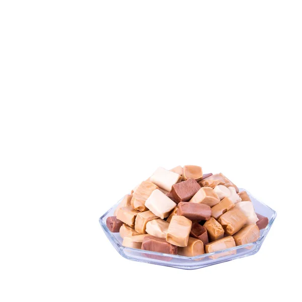 Конфеты или карамельные конфеты на белом фоне . — стоковое фото