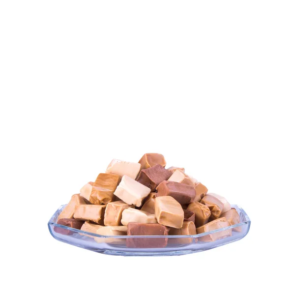 Snoepjes of karamelsnoepjes op een witte achtergrond. — Stockfoto