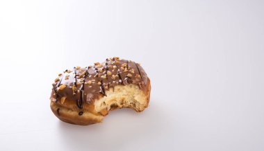 Donut ya da donut. Arka planda yeni bir ısırık izi yok..