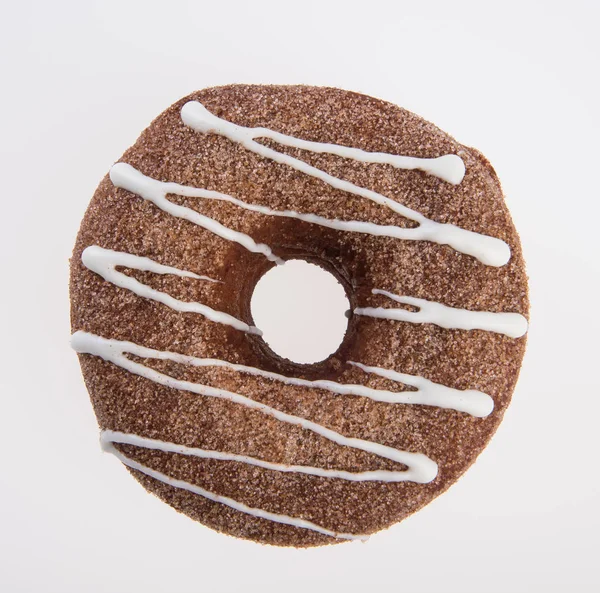 Donut oder Donut isoliert auf weißem Hintergrund neu. — Stockfoto