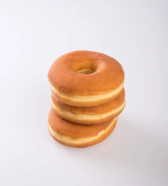 Donut ou beignet isolé sur fond blanc nouveau . — Photo