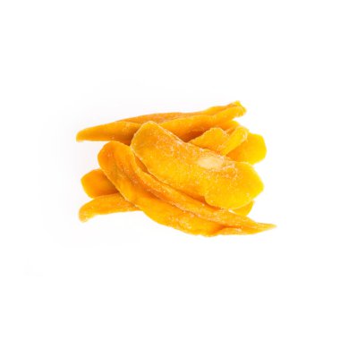 Kurutulmuş mango veya kurutulmuş mango dilimleri yeni bir arka planda.