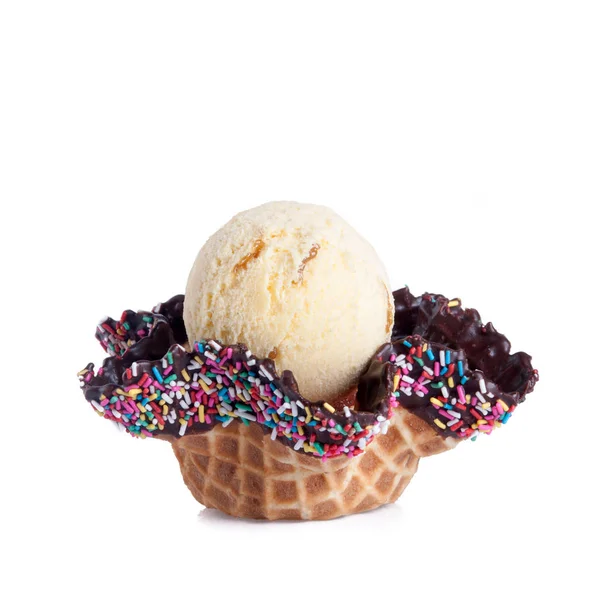 Colher de sorvete ou tigela de waffle de sorvete no fundo novo . — Fotografia de Stock