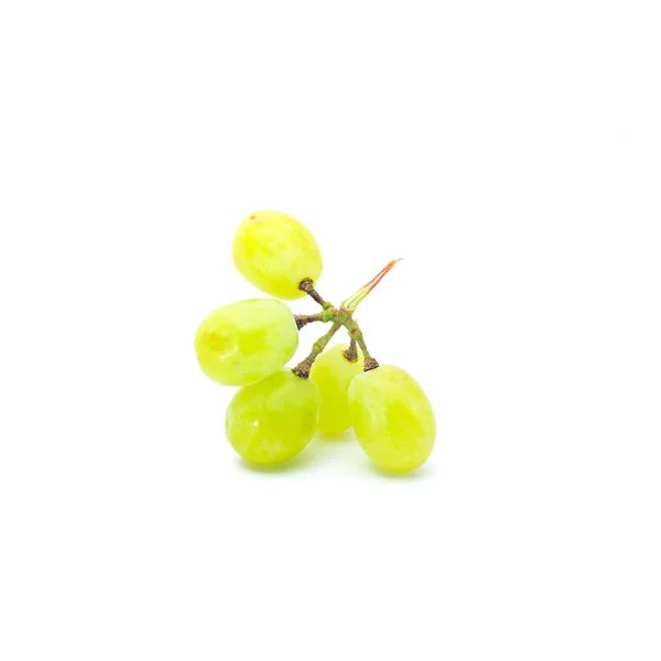 Uvas o uvas frescas sobre un fondo nuevo . — Foto de Stock