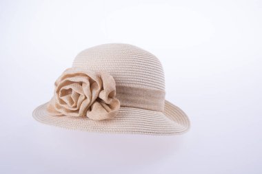 Şapka ya da bayan hasır şapka yeni bir arka planda.