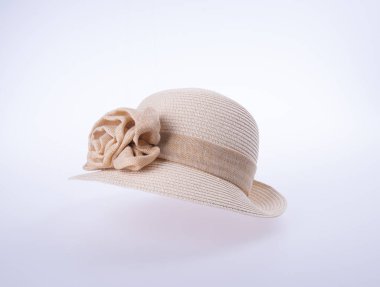 Şapka ya da bayan hasır şapka yeni bir arka planda.
