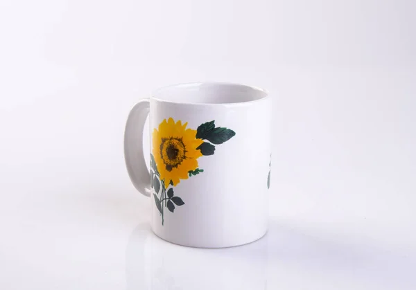 Taza o flor pintada a mano taza de cerámica en el fondo nuevo . — Foto de Stock