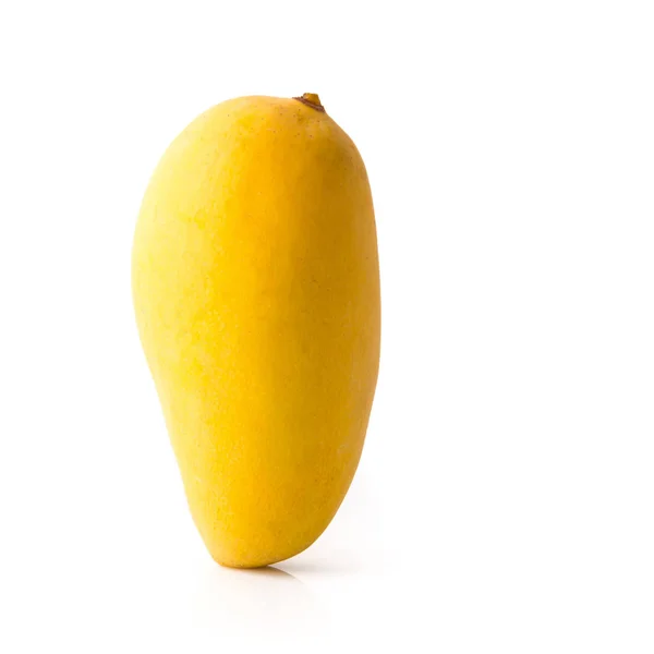 Mangos eller gula mangos på en bakgrund nya. — Stockfoto