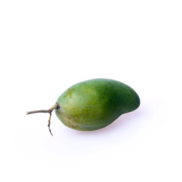 Mango eller grön mango på en bakgrund ny. — Stockfoto