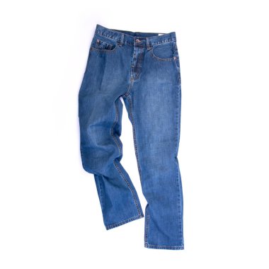 Beyaz arka planda yeni bir konsept kot pantolon veya kot pantolon.