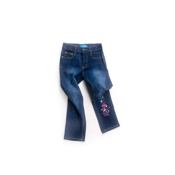 Jeans jean o azules con concepto sobre fondo blanco nuevo . — Foto de Stock