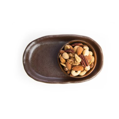 fındıkları yeni bir arka planda karıştır ya da fındık.