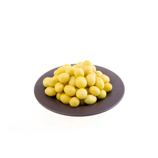 Nüsse oder Erdnüsse mit knusprigem Überzug auf neuem Hintergrund. — Stockfoto