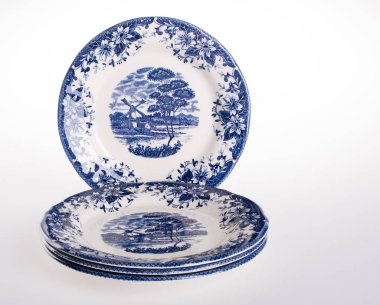 Yeni bir arka planda plaka ya da el boyası.